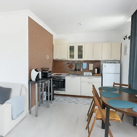 Sea Sirena With A Mountain View 아파트 *