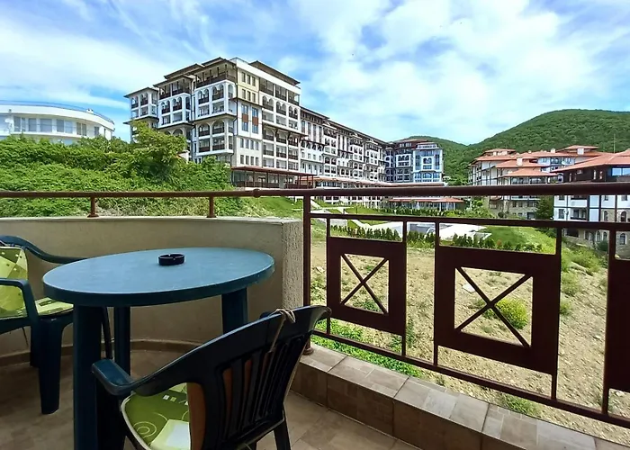 Apartamento Sea Sirena With A Mountain View Sveti Vlas